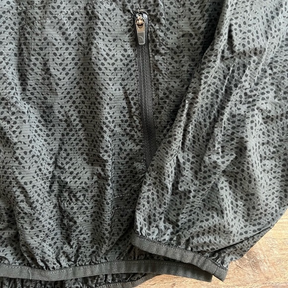 The North Face Full Zip water resistant windbreaker jacket size small grey black - Picture 3 of 9